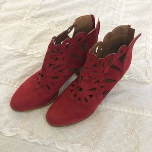 Red Ankle Boots!  Mi.iM FABULOUS BOOTS!